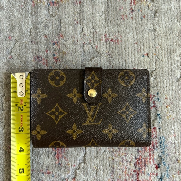 Louis Vuitton Kisslock Wallet - Picture 5 of 17